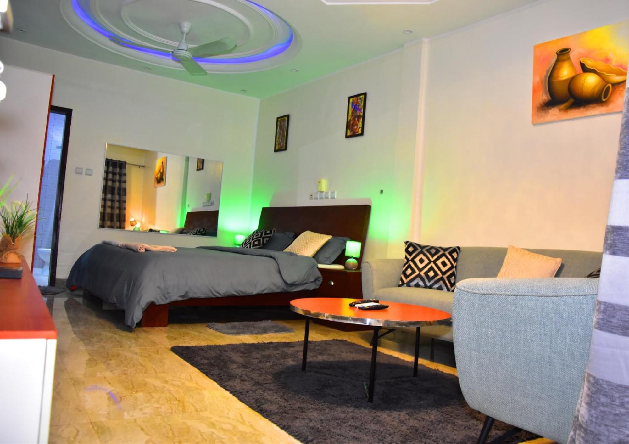 Gilles Golden Palace Abomey-Calavi エクステリア 写真